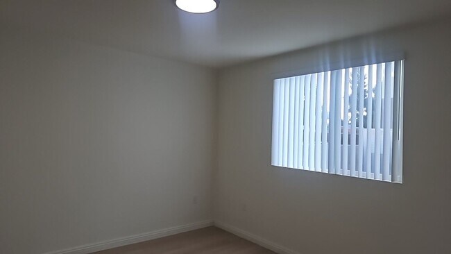 Building Photo - 315 W 56th St