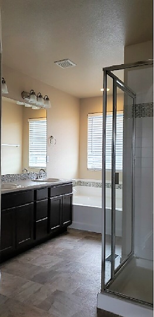 Building Photo - Spacious 3-Bedroom Home – Stunning Views &...