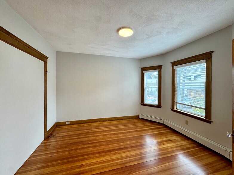 Building Photo - 29 Frederick Ave