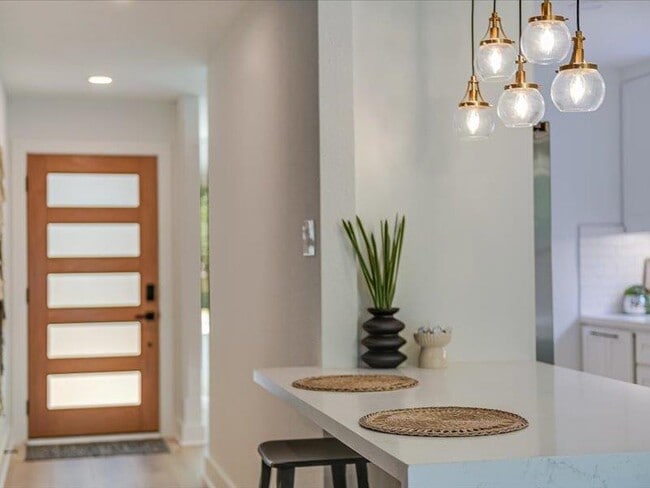 Building Photo - 2600 Piping Rock Trail