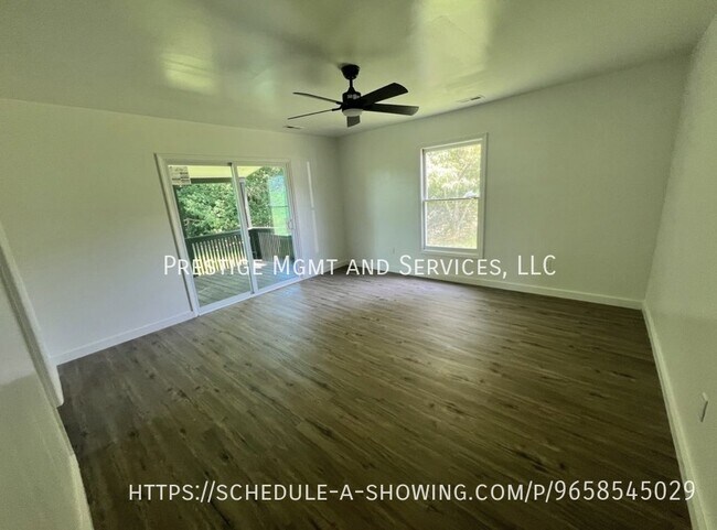 Building Photo - 114 Raby St
