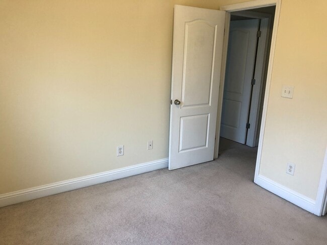 Building Photo - PRE-LEASING FOR AUGUST 2026!