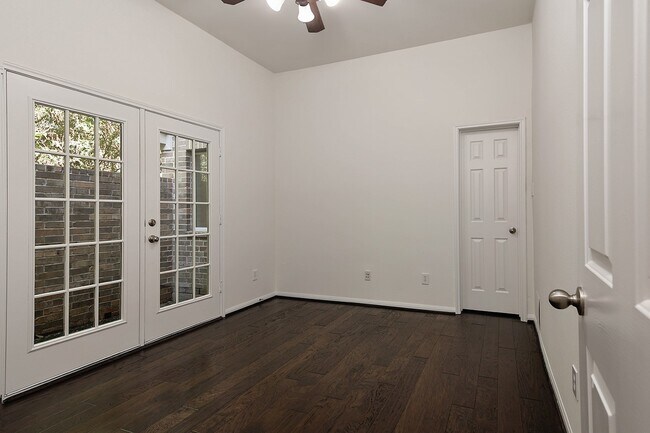 Building Photo - 54 Galway Pl