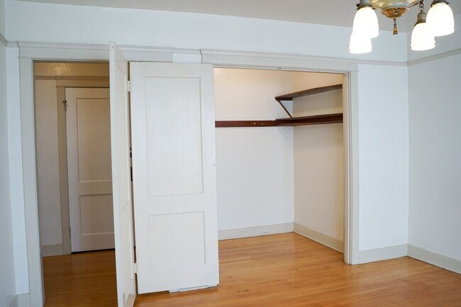 Building Photo - Charming Buckman Studio: Hardwoods, Walk-in Closet & More!