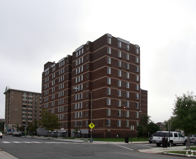 Building Photo - 1330 7th Street