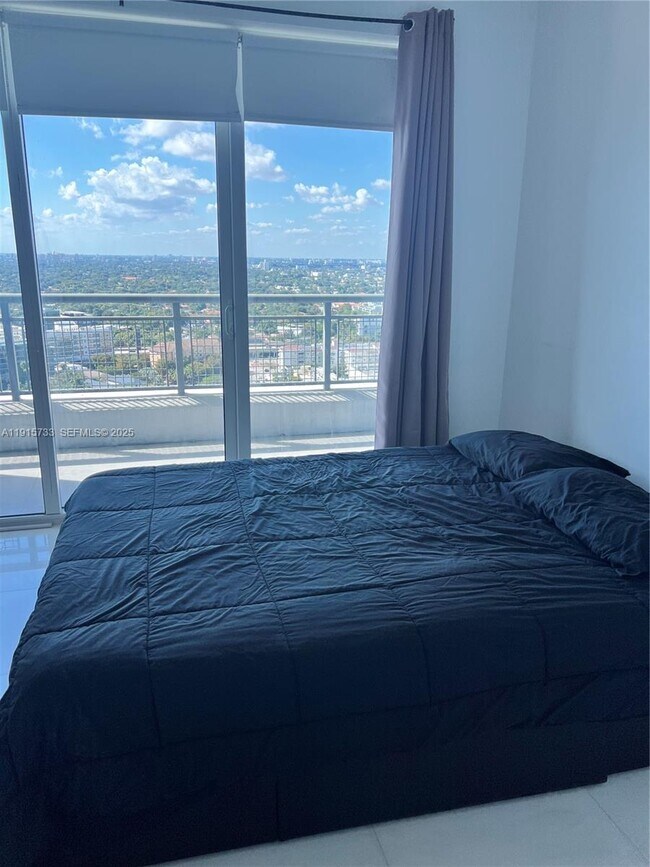 Building Photo - 60 SW 13th St