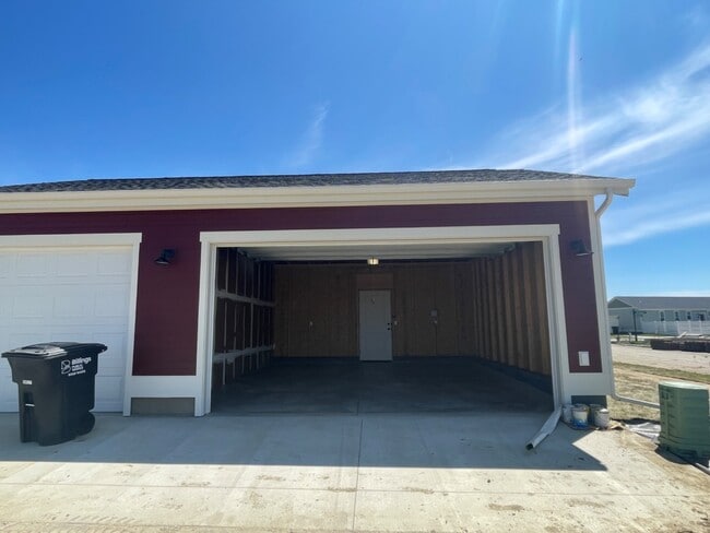 Building Photo - 1698 St George Blvd