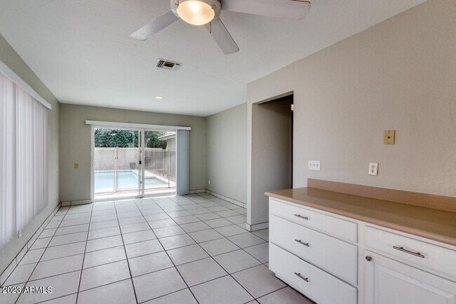 Building Photo - 5520 S Crows Nest Rd