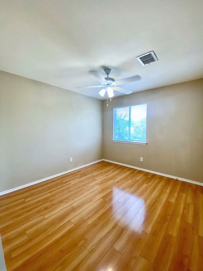 Building Photo - Lovely home in Wildhorse Vista Neighborhood