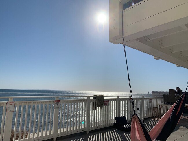 Building Photo - 6647 Del Playa Dr
