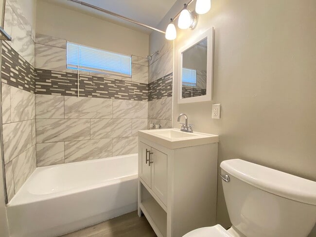 Building Photo - 3 Bedroom Home In Gary