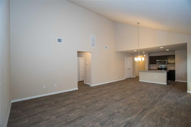 Building Photo - 708 Comal Run