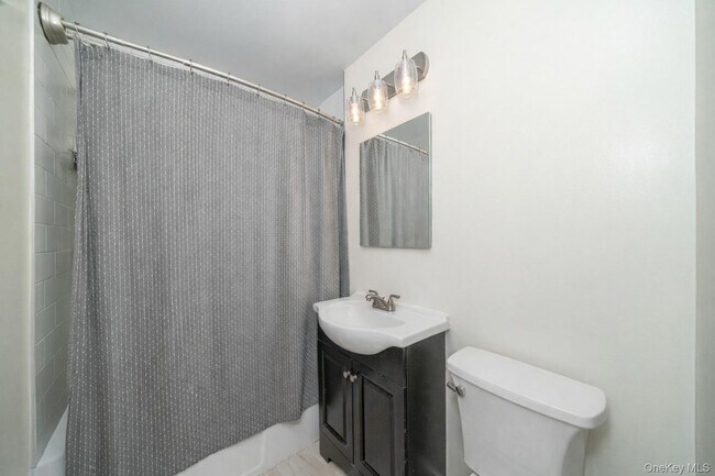 Building Photo - 21 Fairview Ave