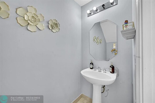 Building Photo - 5418 Sunseeker Blvd