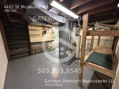Building Photo - 4462 SE Milwaukie Ave