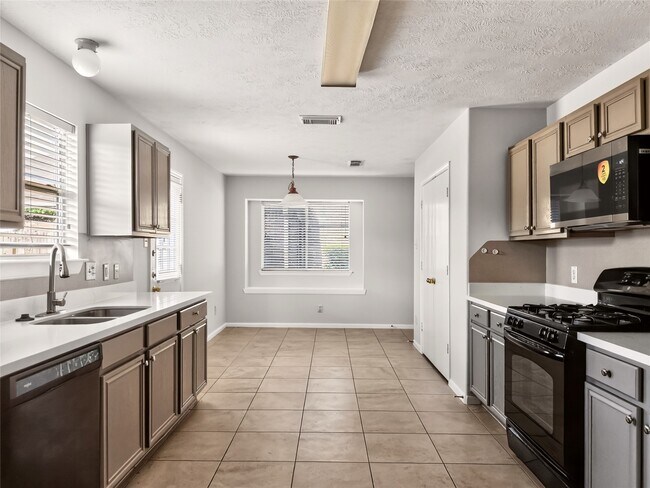Building Photo - 4914 Jasmine Meadows Ln
