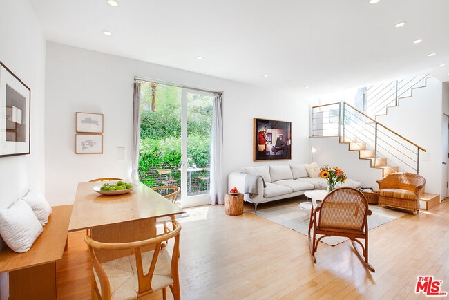 Building Photo - 757 1/2-757 1/2 Milwood Ave