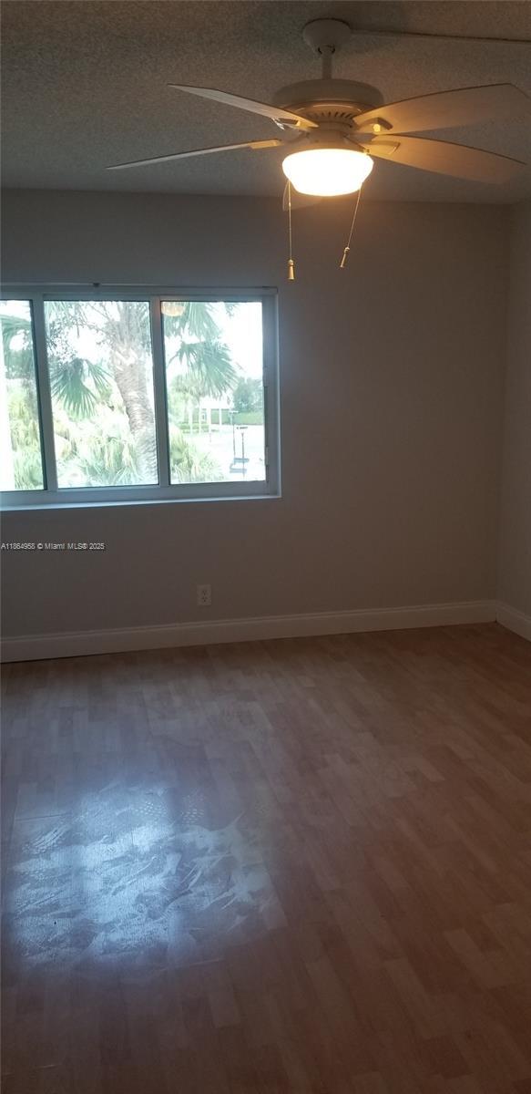 Building Photo - 120 Lakeview Dr