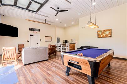 Building Photo - 2101 Orchard Rd