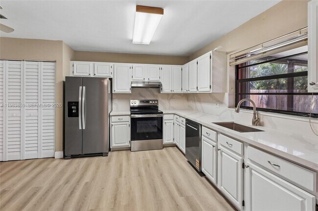 Building Photo - 1315 Egret Rd