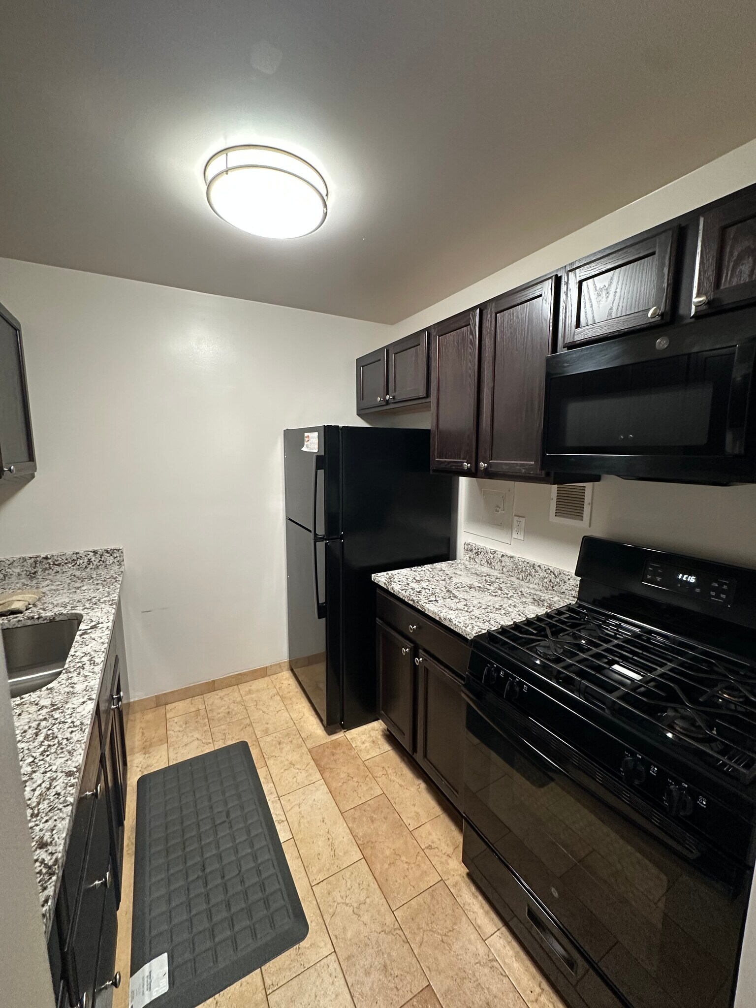 Building Photo - 10850 Green Mountain Cir