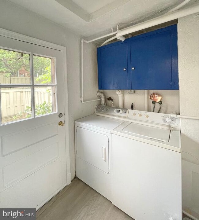 Building Photo - 3724 Ingalls Ave