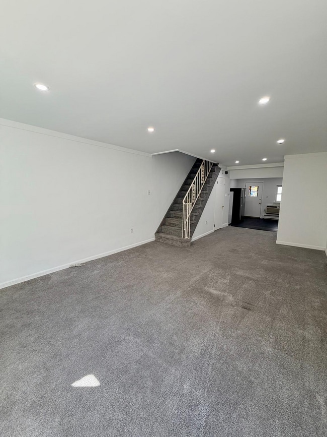 Building Photo - 3116 Salmon St