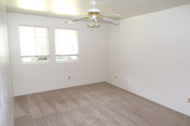 Building Photo - 2 BR 2 BA Condo in Loma Linda. Walk to the...