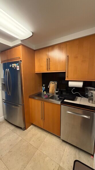 Building Photo - 6365 Collins Ave