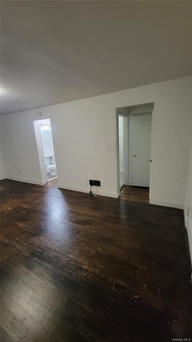 Building Photo - 141-30 84th Rd