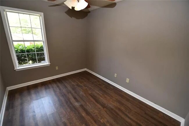 Building Photo - 1179 Northlake Dr