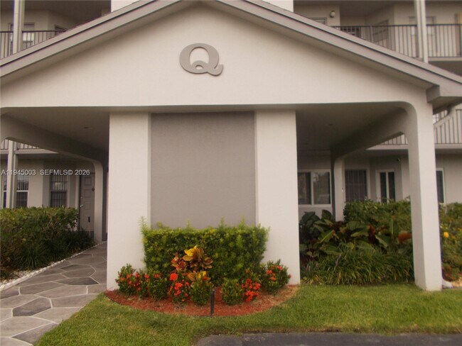 Building Photo - 1400 SW 124th Terrace