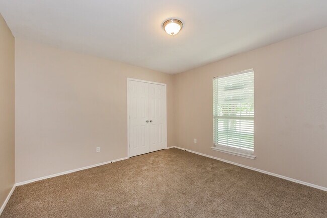 Building Photo - 1542 Reynolds St