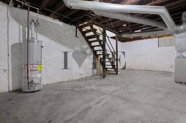 Building Photo - 1257 E Livingston Ave