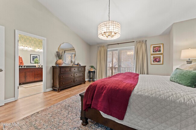 Building Photo - 19 Sarazen St