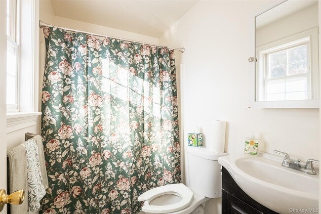 Building Photo - 182 Whittier Dr