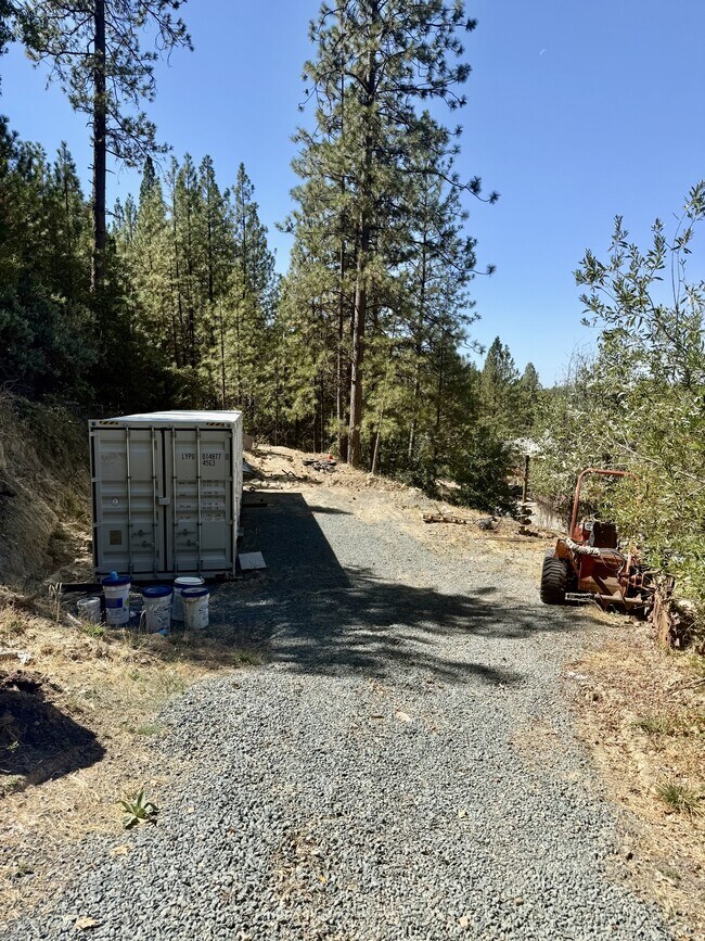Building Photo - 12392 Bitney Springs Rd