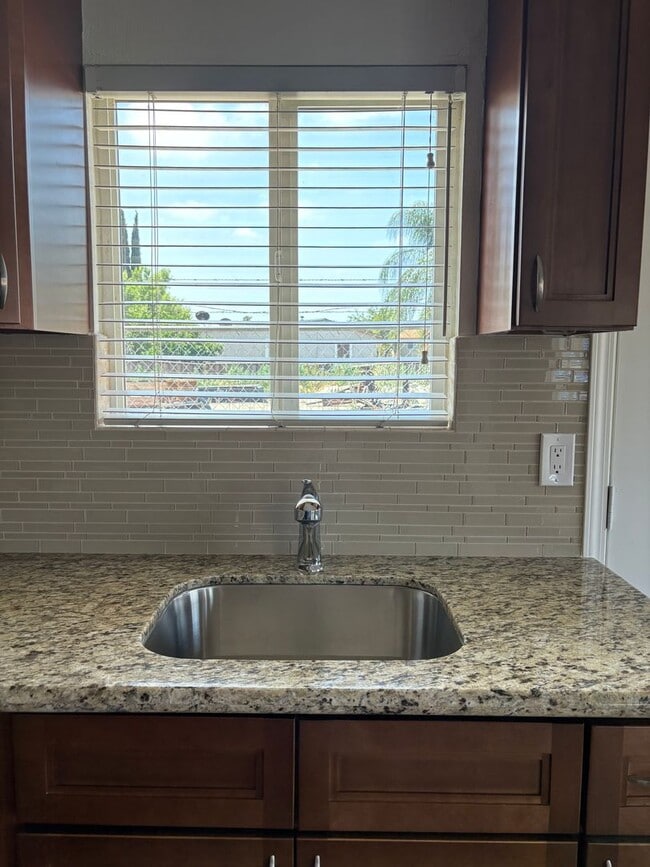 Building Photo - Charming Remodeled 3-Bedroom, 2-Bath in Po...