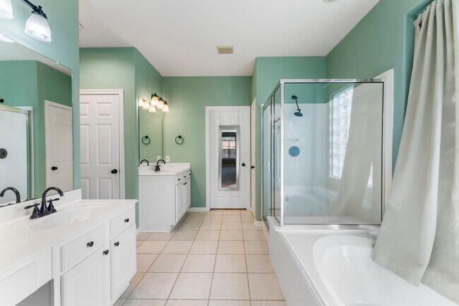 Building Photo - 11 S Bendrook Loop