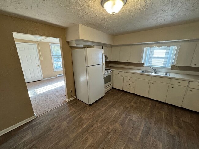 Building Photo - semi-detached home