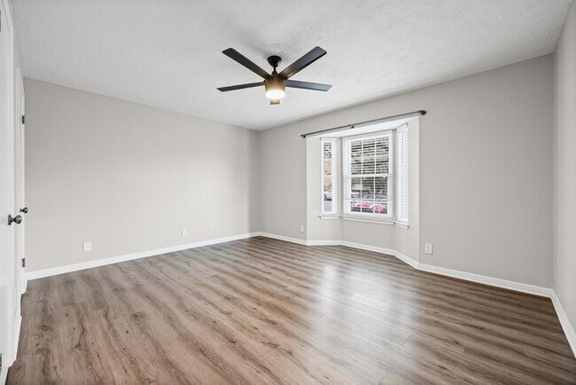 Building Photo - 1240 Barton Hills Dr
