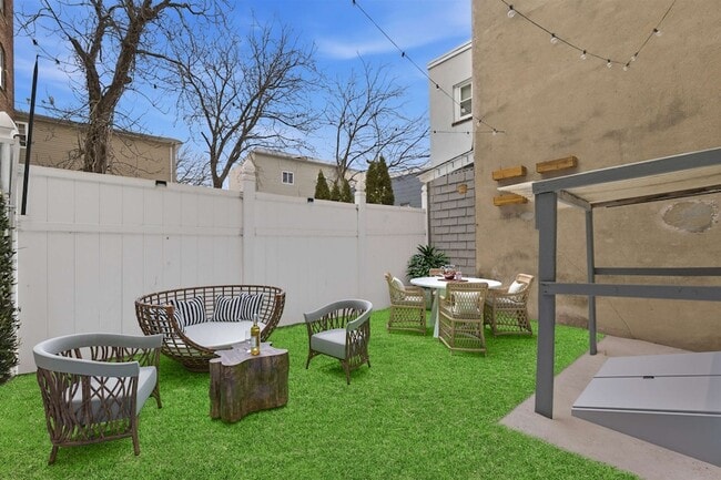 Building Photo - 803 West St