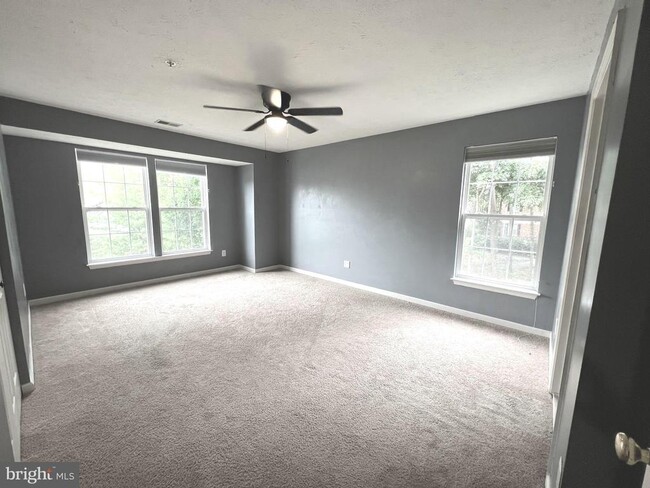 Building Photo - 2402 Autumn Harvest Ct