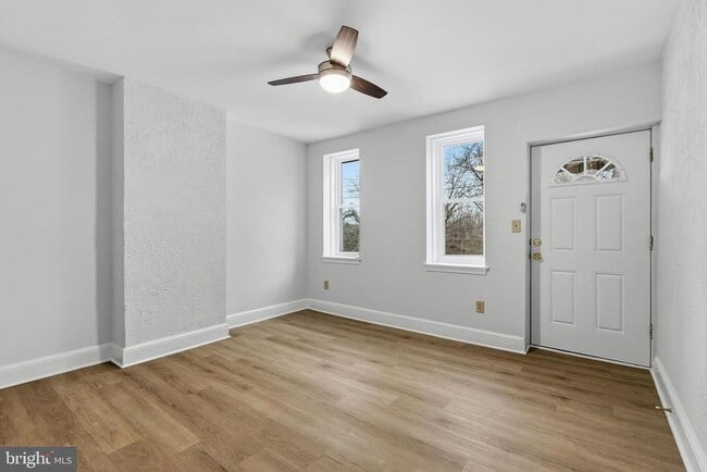 Building Photo - 614 Clark St