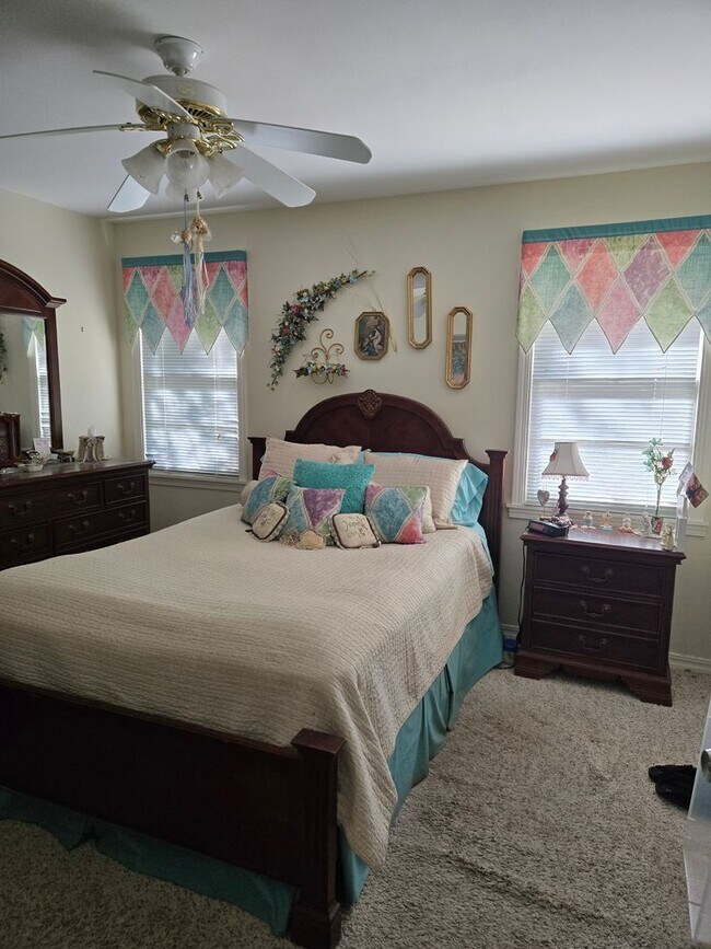 Building Photo - Broadmoor Historical  3 Bedroom 1 Bathroom