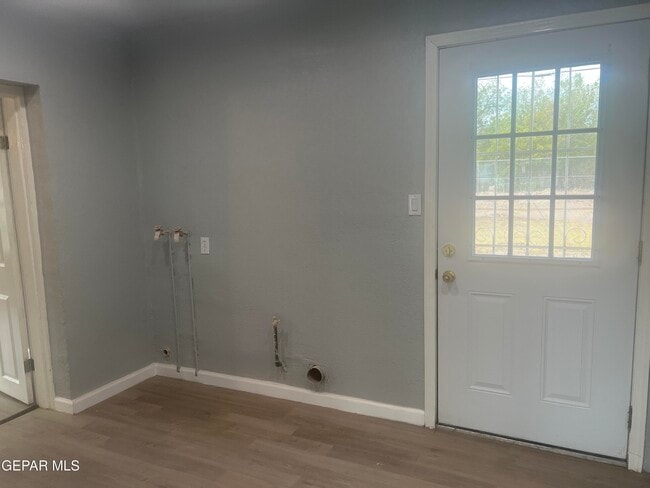 Building Photo - 8405 Pinon St