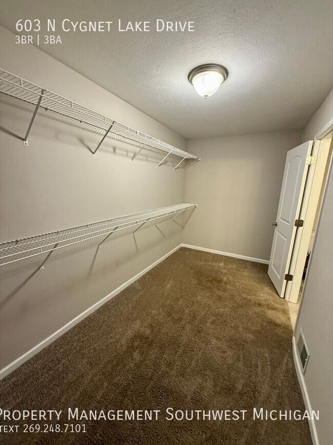 Building Photo - 603 Cygnet Lake Dr