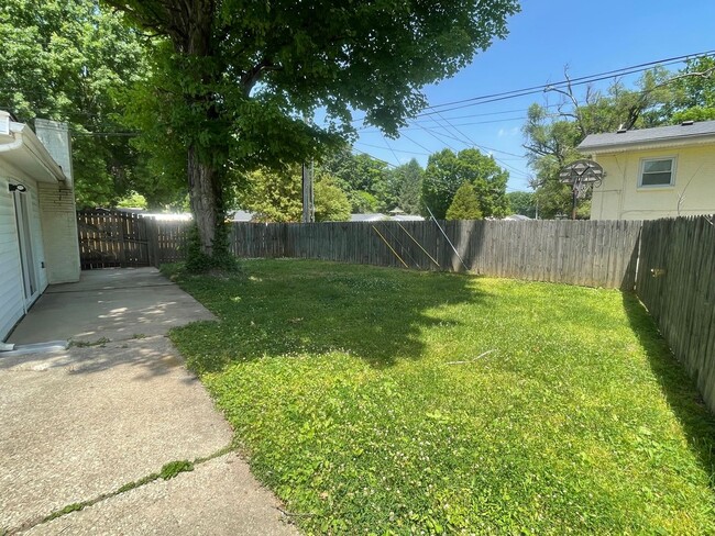 Building Photo - Beautiful Home in the Heart of J-Town