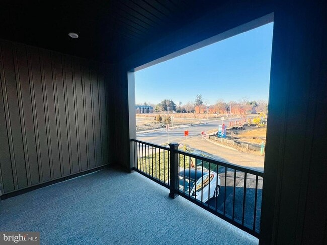 Building Photo - 303 E Grn St