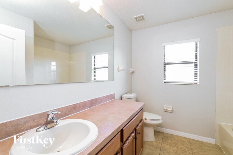 Building Photo - 2708 Eagle Cliff Dr